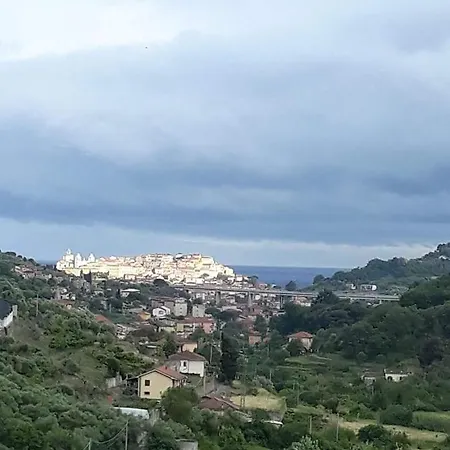 Casa Intera Indipendente Con Giardino Privato * Imperia