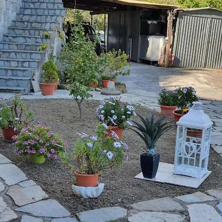 Casa Intera Indipendente Con Giardino Privato Imperia